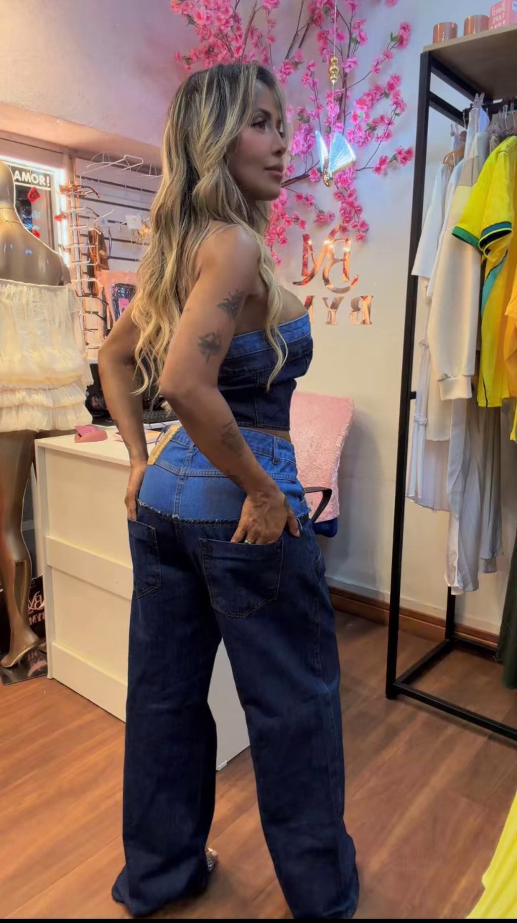 Calça Jeans Wide Leg Cós Duplos Lavagem Escura